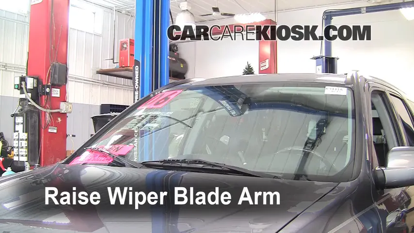 2006 Honda CR-V SE 2.4L 4 Cyl. Windshield Wiper Blade (Front)